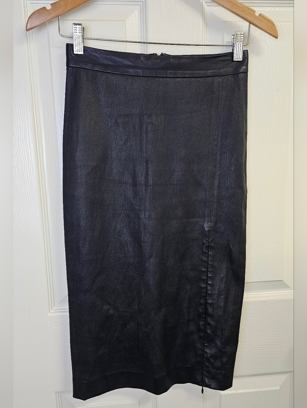 Theory - Black Lamb Leather With Zipper Front Slit Size 00